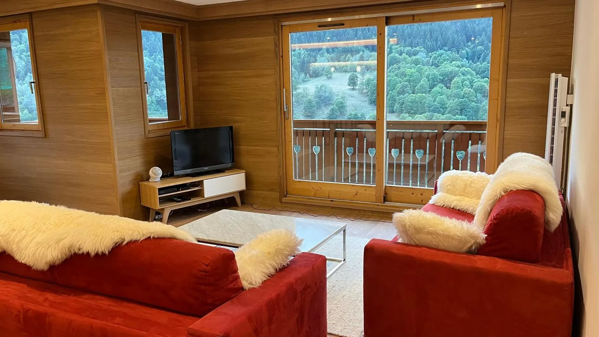 Apartment Renovated 6-8 Pers Luxury Chalet In Meribel Centre 85M2 3Br 3Ba With Mountain View And Boots Heater !